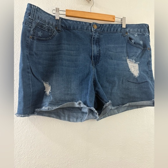 Lane Bryant The Weekend star print cut off jean shorts size 26 - Picture 1 of 5